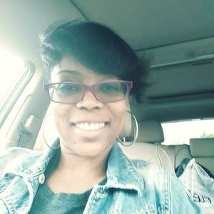 Meet your Posher, Tujuana